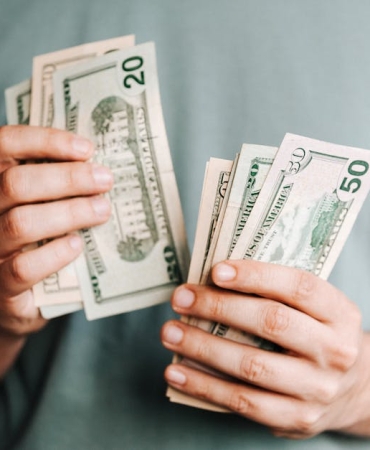 Sine-Sen8217den-33-Bin-Dolarlik-Tesvike-Itiraz-Kaynaklar-Emekciye-Akmali-featured